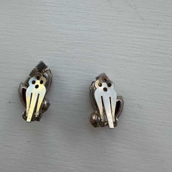 Vintage clip earrings - Picture 4 of 5